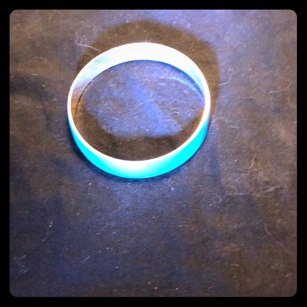 FINAL PRICE UNLESS BUNDLED. Interesting boho turquoise enamel metal bangle.